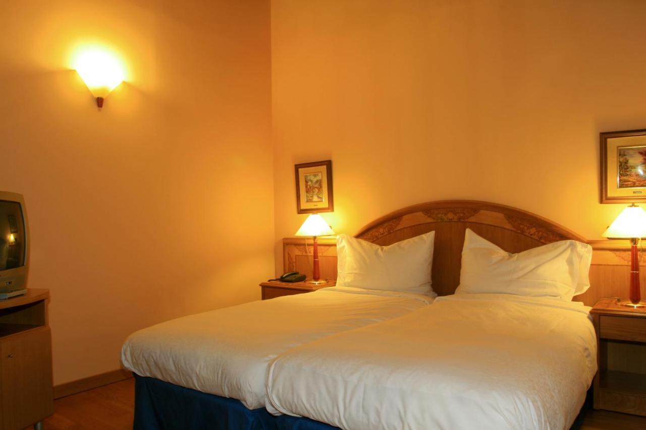 Cerdanya Ecoresort Prullans Exterior photo